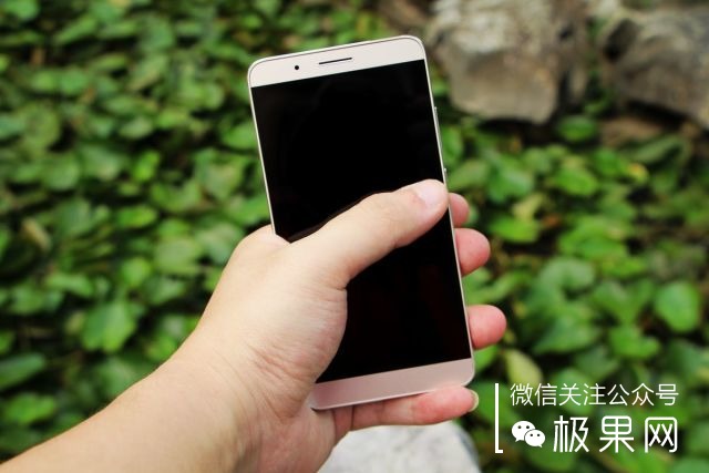 翻转吧摄像头，前后都能照出完美的照片：荣耀7i体验