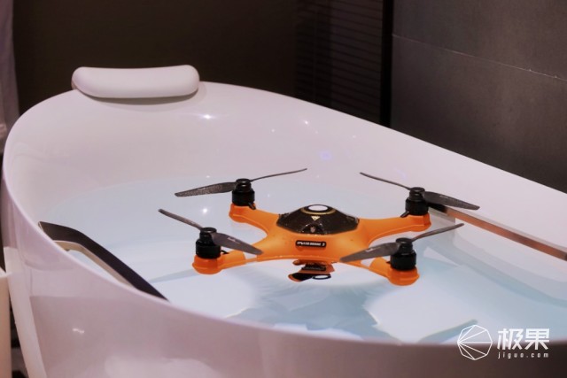 大疆最新水上无人机,新款水陆空三栖无人机测评