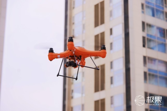 大疆最新水上无人机,新款水陆空三栖无人机测评