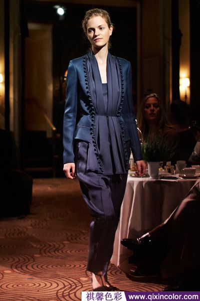 2022春夏流行色彩搭配视频,2013秋冬流行穿搭趋势