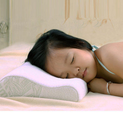 宝宝睡觉哭闹如何哄睡,晚上哭闹的宝宝怎么哄睡