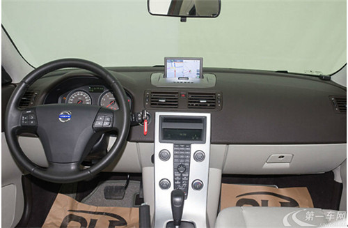 沃尔沃c302019款2.0炫动版,沃尔沃青春