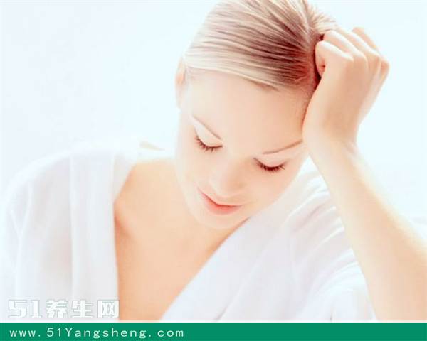 夏天男生脸上出油,夏天脸上出油用什么护肤品