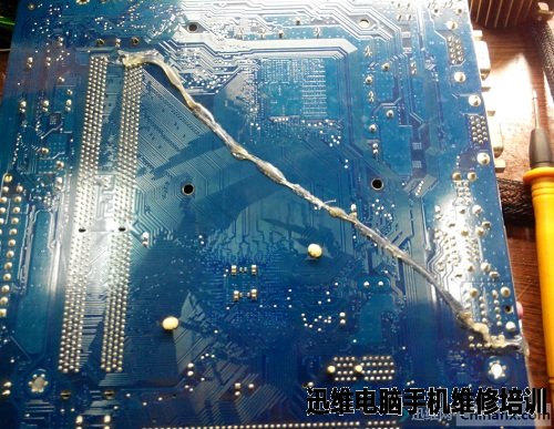 技嘉主板反复重启怎么办,技嘉b75-d3v主板无限断电反复重启