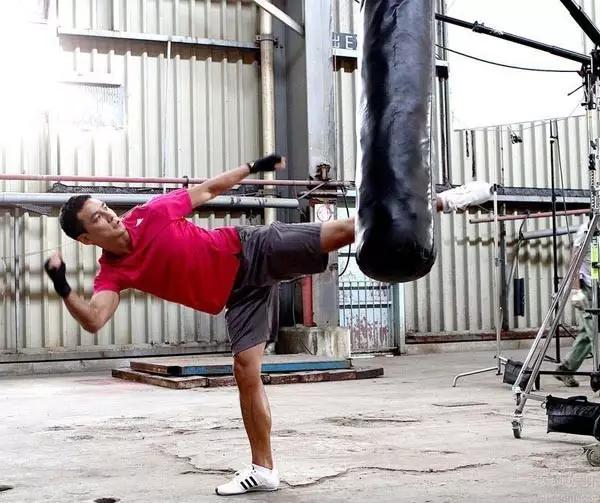 其实他是演技派，可惜就是长得太帅！