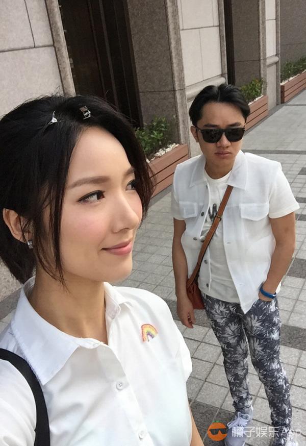 王祖蓝一秒变矮怎么做到的,女高男矮怎么办