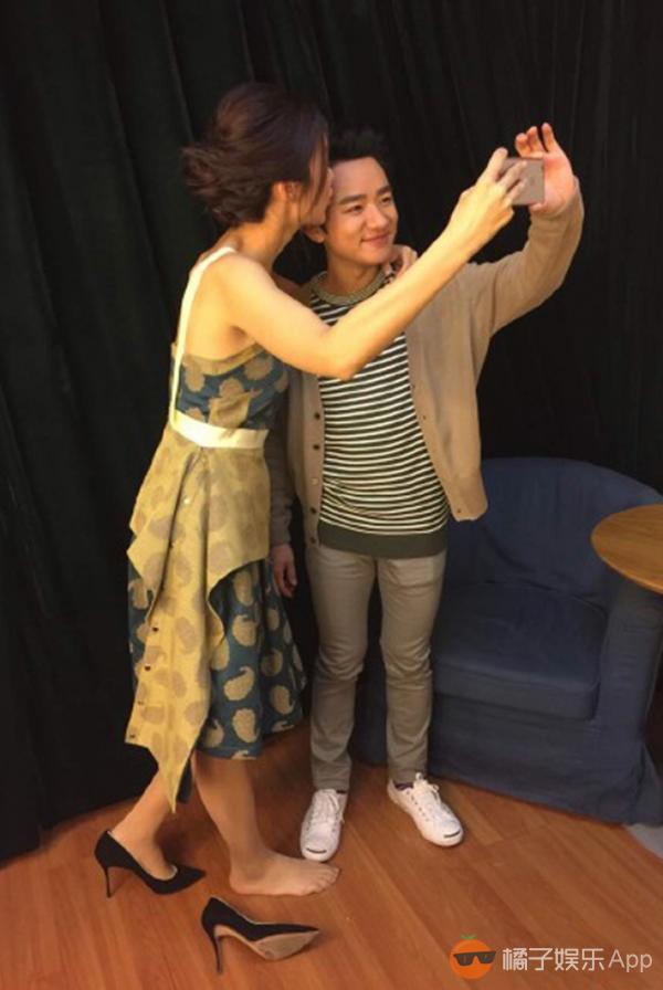 王祖蓝一秒变矮怎么做到的,女高男矮怎么办