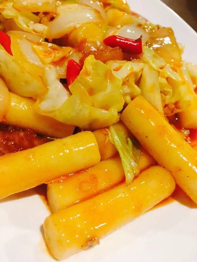 团长探店这是欧巴代言的炸鸡店！你们都不要拦我！我必须要去