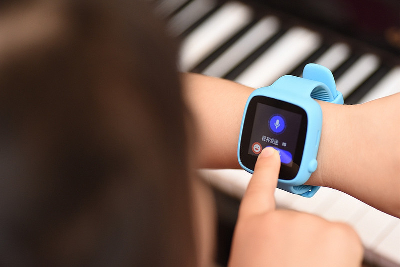 细致的关爱,巴迪龙360儿童手表app