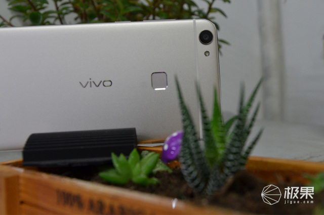 有没有跟iphone一样的手机,和iphone外观相似的安卓机