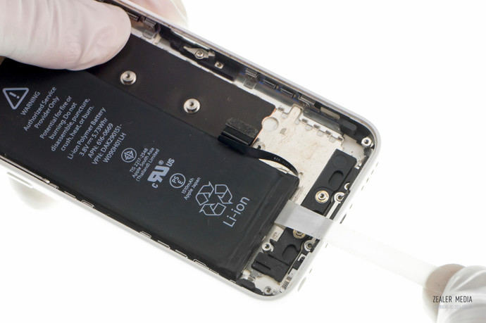 拆修iphone手机,苹果5c换后壳