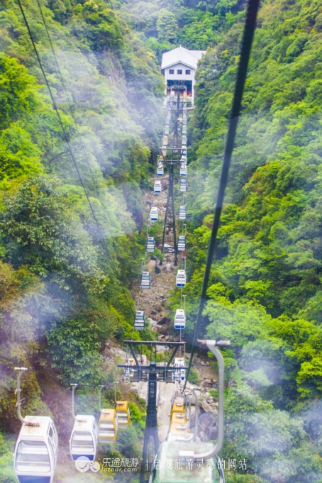 云顶景区瀑布,云顶山峡谷七彩瀑布