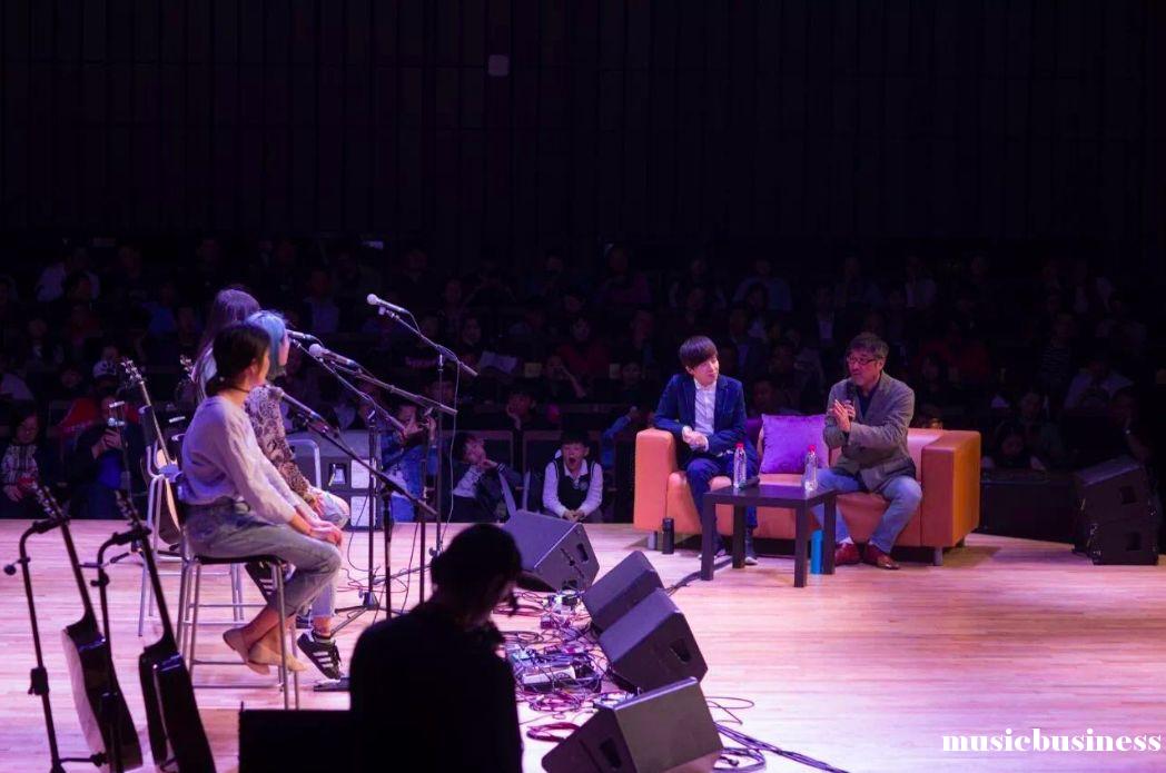 李宗盛年轻时跟现在唱歌对比,李宗盛年轻时的采访