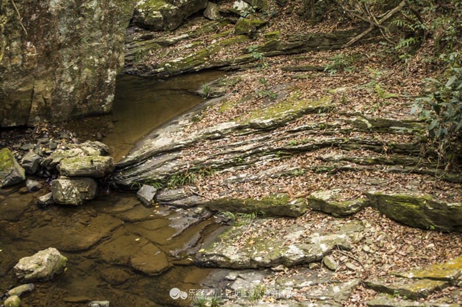 云顶景区瀑布,云顶山峡谷七彩瀑布