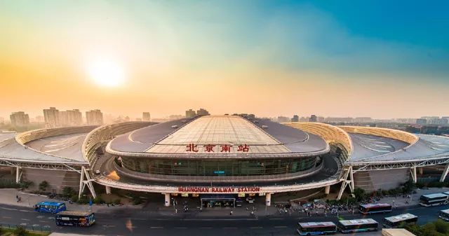 国内第一座高铁站在哪里,国内第一座高铁站