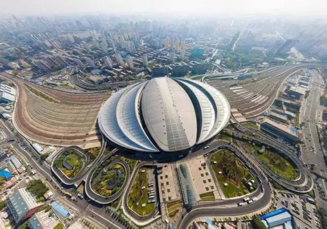 国内第一座高铁站在哪里,国内第一座高铁站