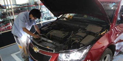 雪佛兰科鲁兹冒白烟,科鲁兹排气大量冒白烟