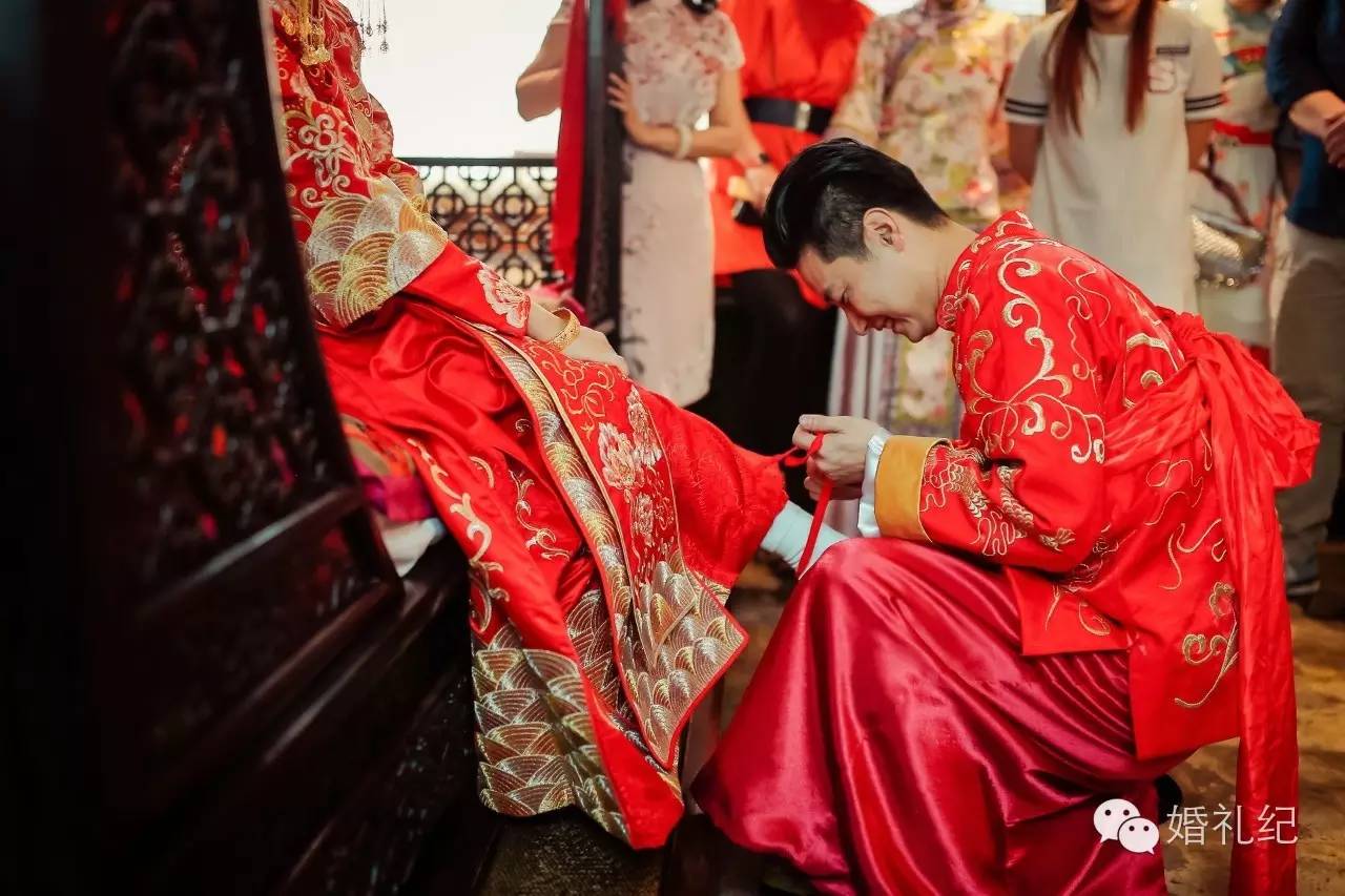 分毫不差按清朝老北京规矩结婚新郎三支箭射向端庄典雅新娘