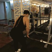 背部肌肉训练情侣,背部肌肉训练女生哑铃