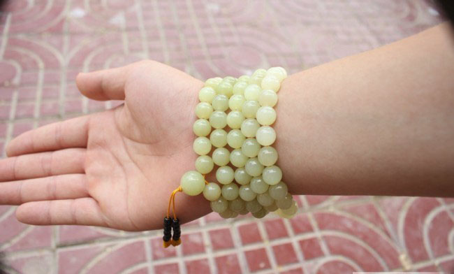 天黄，地黄，不如*疆新**老黄玉。