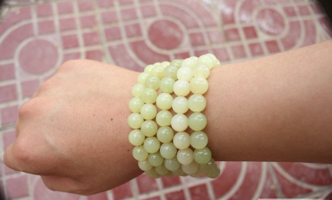 天黄，地黄，不如*疆新**老黄玉。