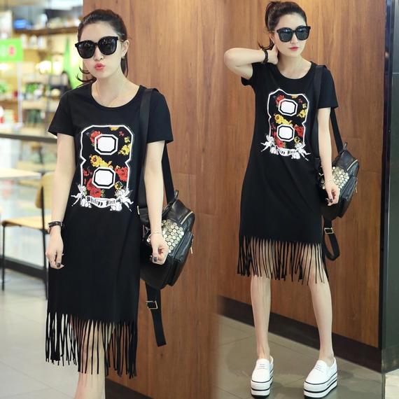 什么样的衣服显得气质又好看,时装秀凸显出大方得体的气质美感