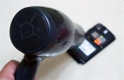 手机掉入水里怎么急救,手机掉进水里自救