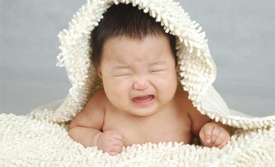 宝宝嘴巴长鹅口疮怎么治,宝宝嘴上长鹅口疮怎么治疗