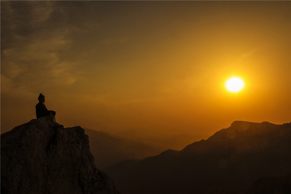 80后小伙隐居嵩山最高峰8年，怎么做到的？｜豫记