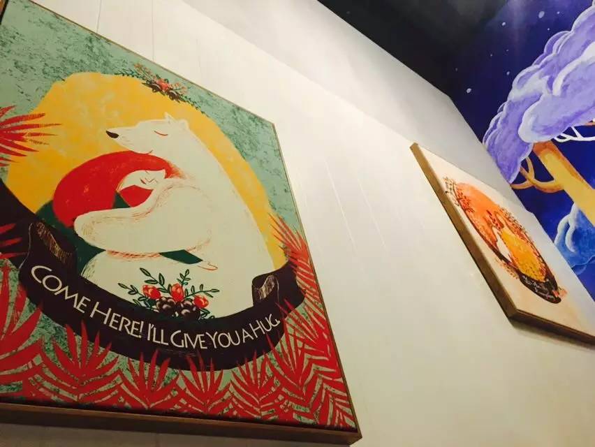 团长探店这是欧巴代言的炸鸡店！你们都不要拦我！我必须要去