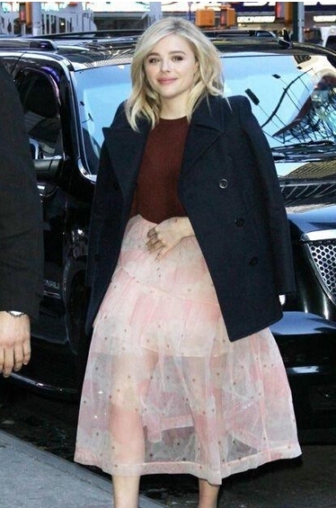 脖子短适合怎么穿,脖子短就不漂亮吗