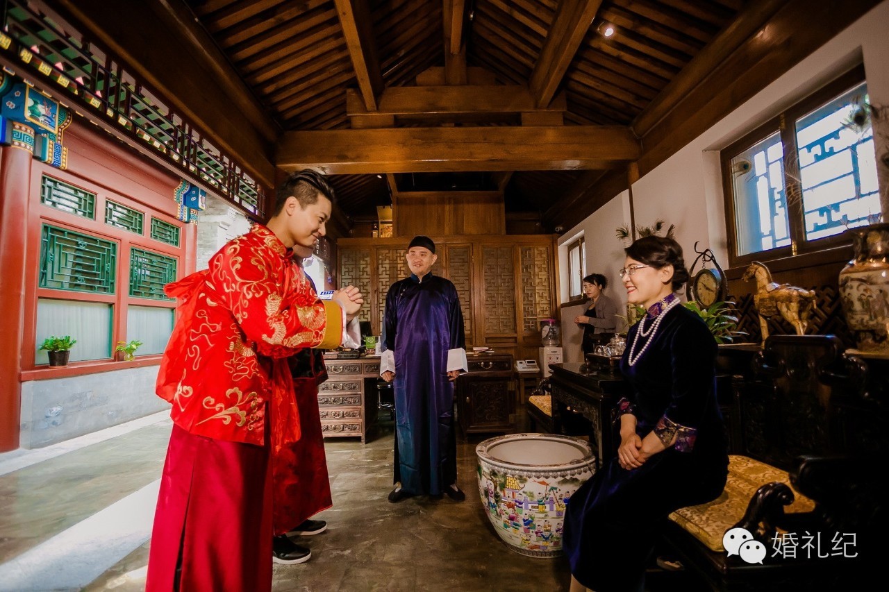 分毫不差按清朝老北京规矩结婚新郎三支箭射向端庄典雅新娘