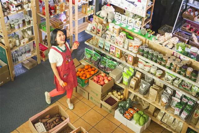 牛津MBA毕业卖榴莲流奶牛角包，名校基因注入街头小吃