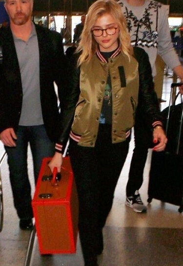 脖子短适合怎么穿,脖子短就不漂亮吗