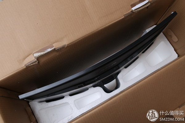 100%srgb电竞显示屏,100%srgb和90%p3色域显示器