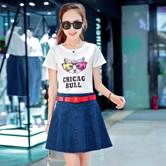 什么样的衣服显得气质又好看,时装秀凸显出大方得体的气质美感