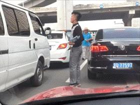 女友故意调皮,女友调皮又很乖