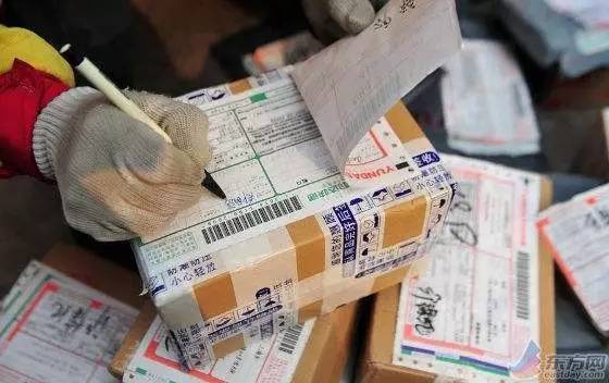 大姨妈弄床单上隔多久就洗不掉了,大姨妈弄到床单上怎么洗得干净