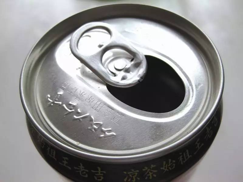 大姨妈弄床单上隔多久就洗不掉了,大姨妈弄到床单上怎么洗得干净