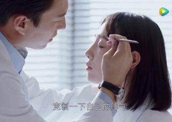 靳东的刘海造型怎么做,靳东做过整形吗