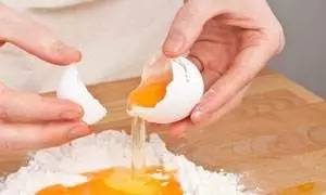 大姨妈弄床单上隔多久就洗不掉了,大姨妈弄到床单上怎么洗得干净