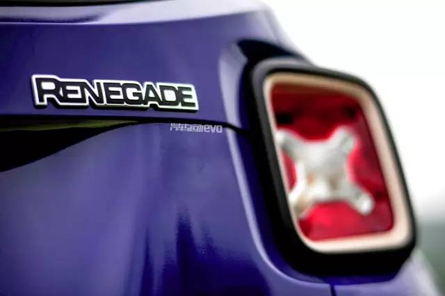 自由侠jeep试驾视频,jeep自由侠试驾第一人称