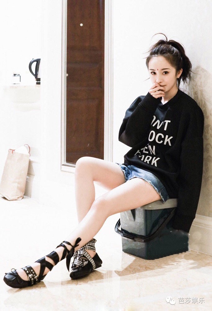 每日星范|林志玲让她健步如飞的芭蕾鞋，不只杨幂喜欢，连奥黛丽赫本也被圈粉啦！