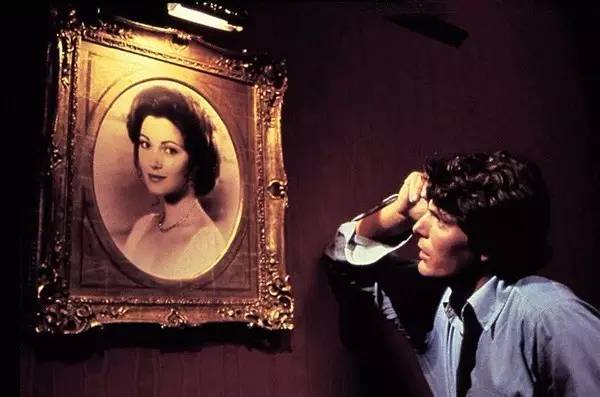 朱迅是小燕子吗,朱迅是朱军的姑娘吗