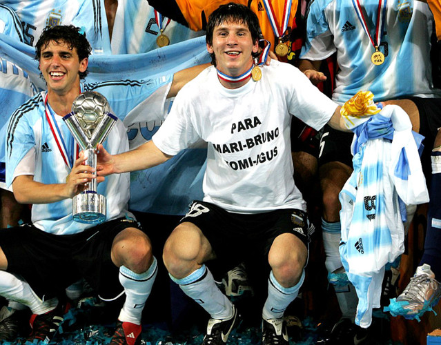 球王梅西夺冠纪念球,梅西的成长日记