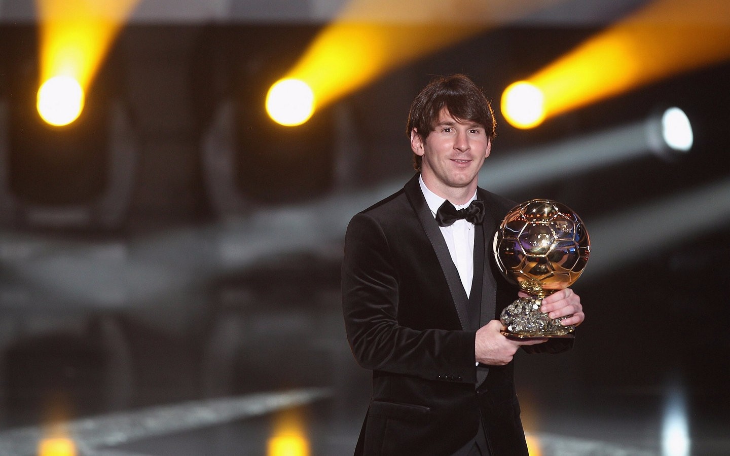 恭喜梅西获得第八座金球奖图片,梅西获得第五座金球奖