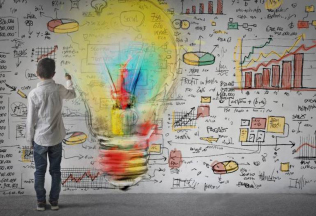 编程进校园方案,编程创造未来世界