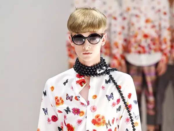 比理发店好的发型,潮男发型在家自己做