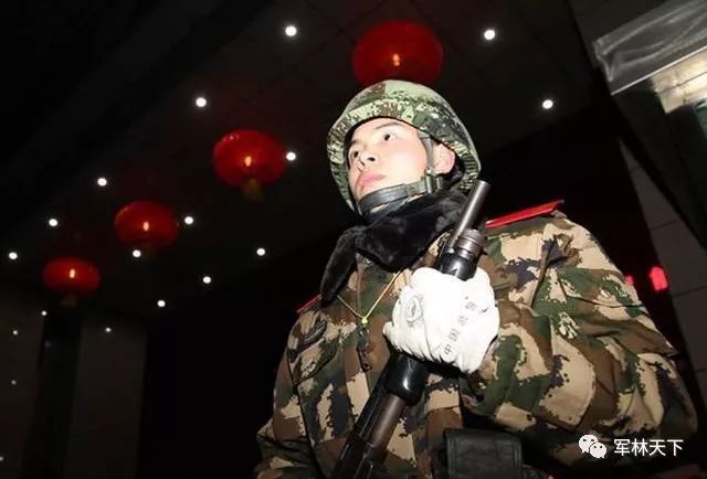 当兵站岗120分钟都在想什么,当兵站岗一人一天站几小时