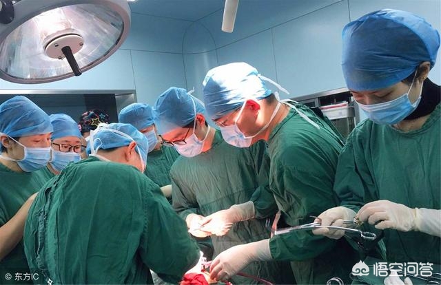 病人家属没交钱医生停止救人,抢救需要先交钱再抢救吗